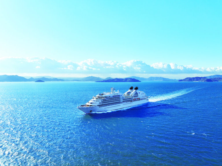 MITSUI OCEAN FUJI　博多発着　隠岐・鳥取クルーズ　